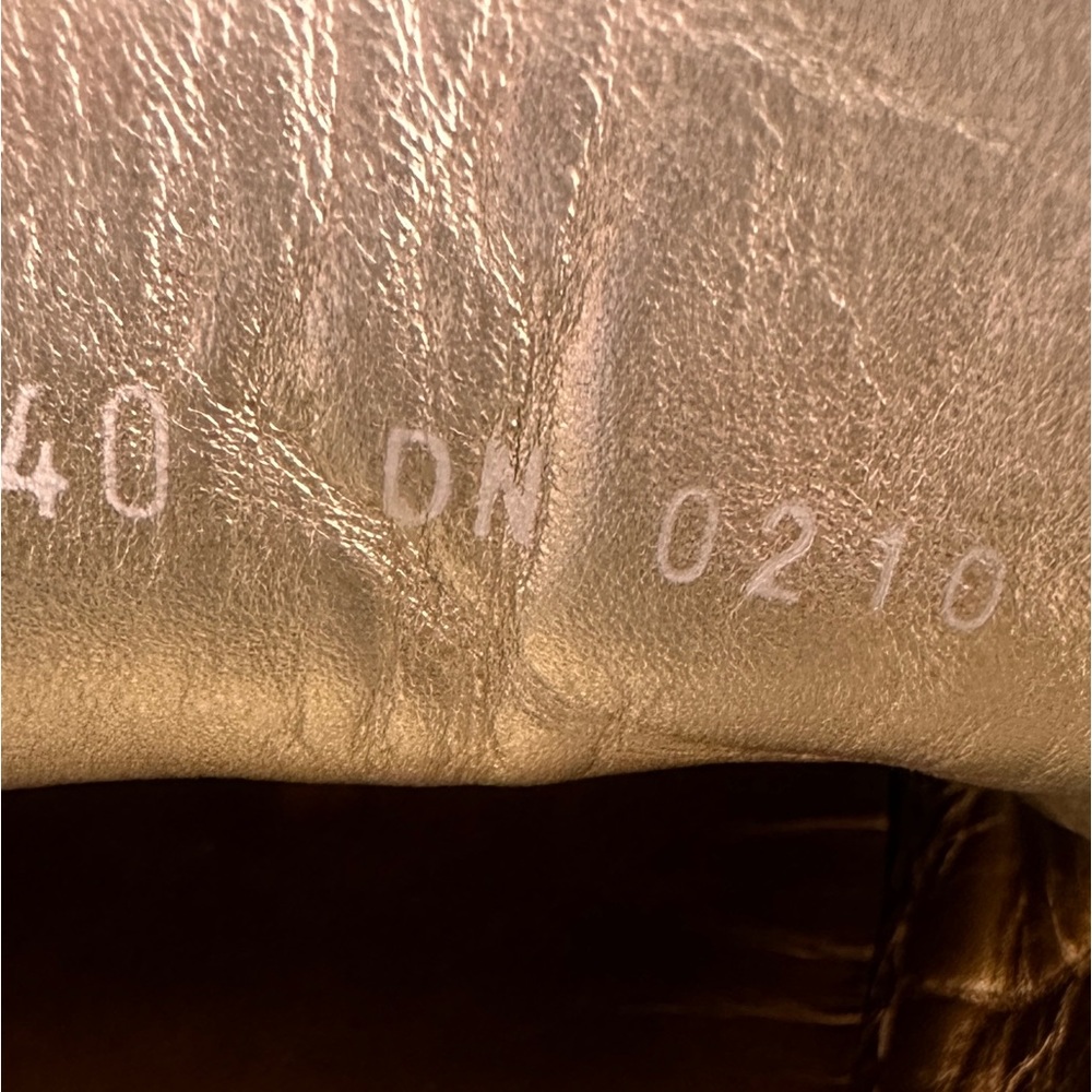 Givenchy Women White and Gold Leather Sneakers Size 40 - Picture 11 of 12